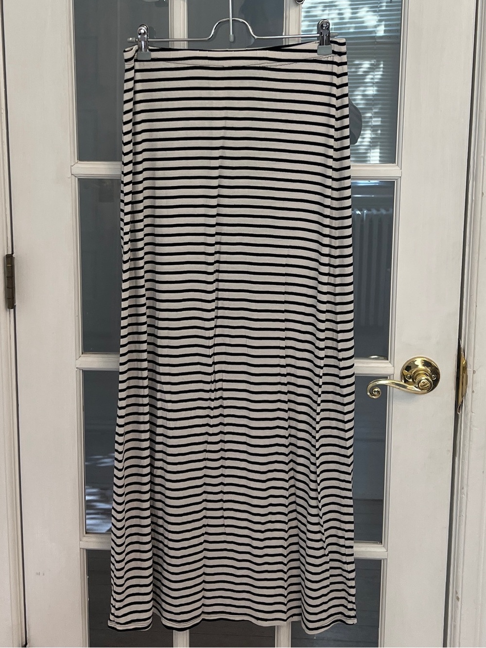 WHITE HOUSE BLACK MARKET Women’s Black & White Striped Stretchy Maxi Skirt